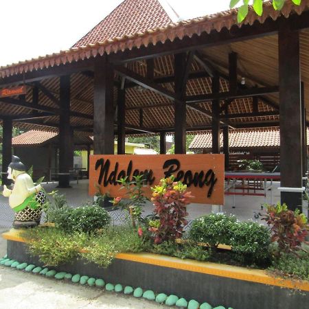 Penginapan Wardi Syariah Borobudur By Ndalem Beong Magelang Exteriör bild